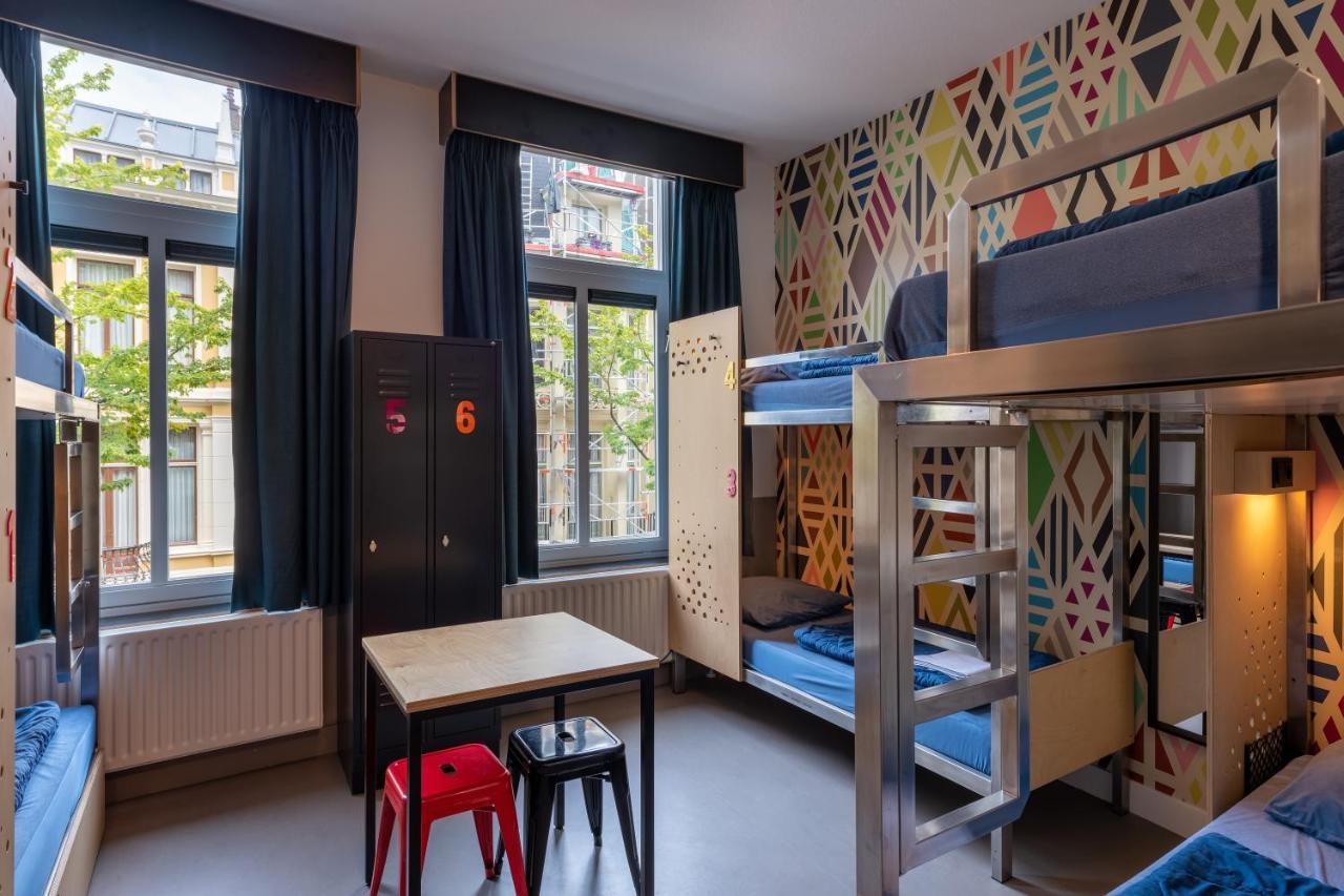 Six Person Room With Private Bathroom and Shower,1260305884:JPEG
